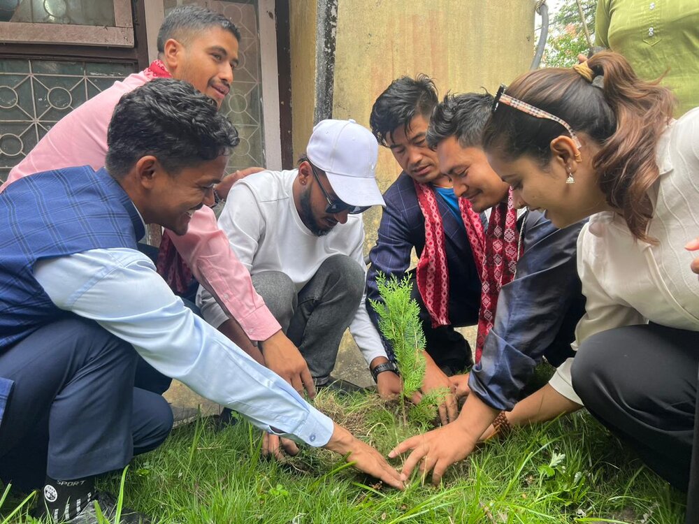 अनेरास्ववियुले ग¥यो देशैभर एकलाख वृक्षारोपण