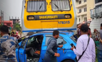 जनकपुरमा कार र रेलबीच ठक्कर, गम्भीर दुर्घटना