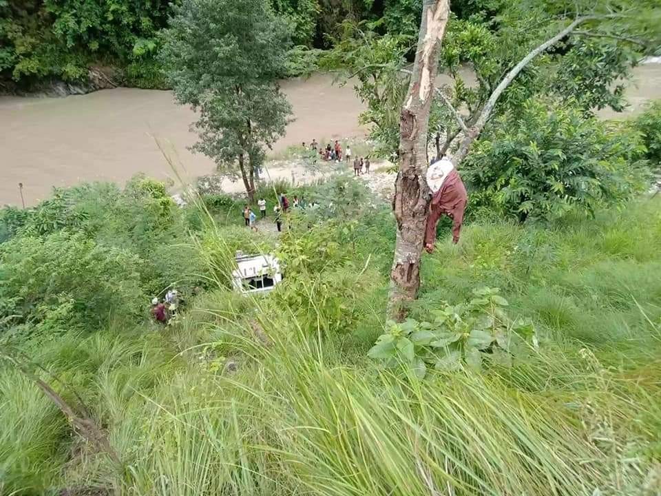 गुल्मीमा जीप दुर्घटना, तीन जनाको मृत्यु