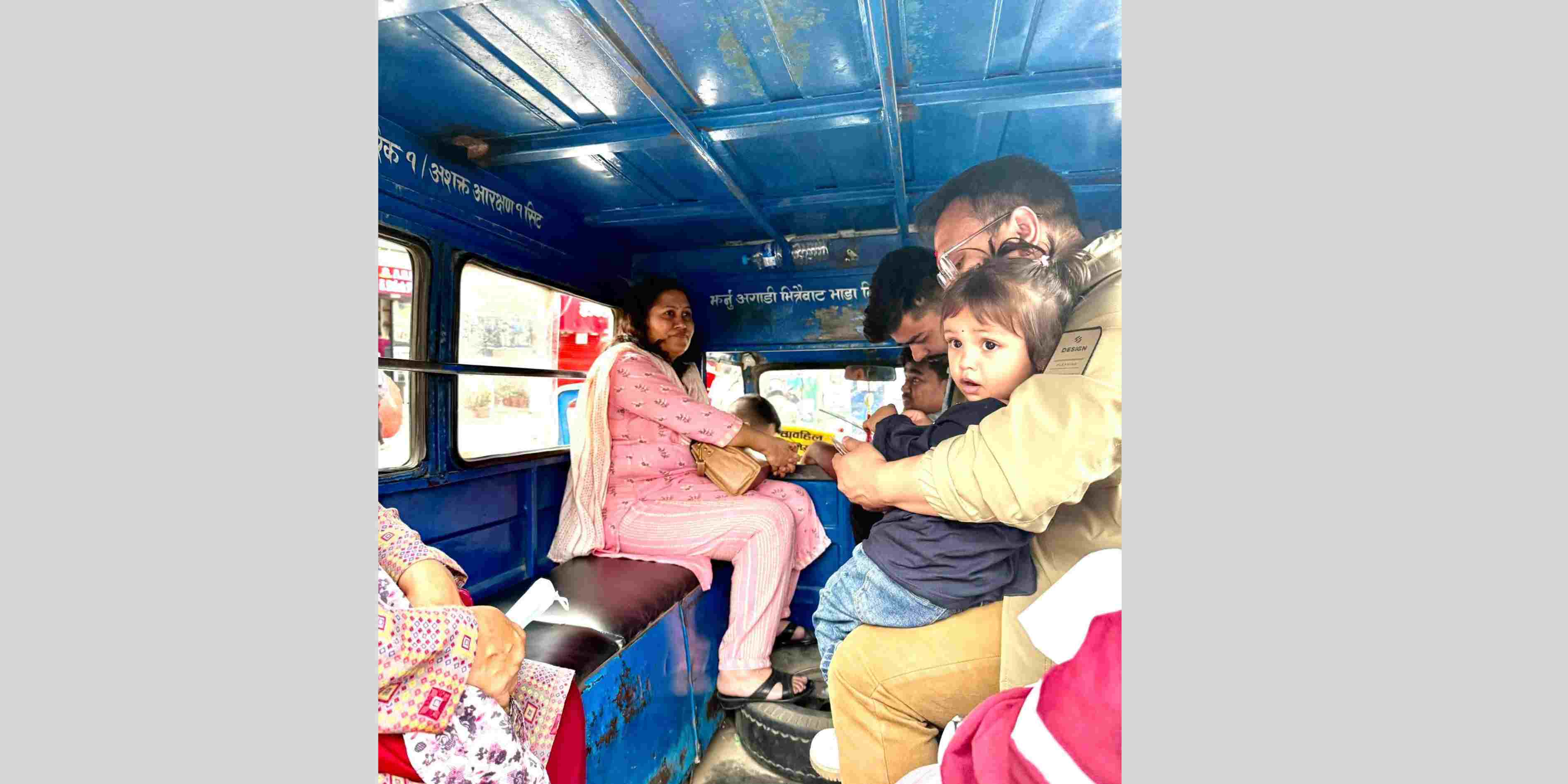निवर्तमान शिक्षामन्त्री भट्टराई भेटिईन यात्रारत टेम्पोमा