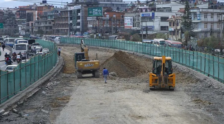 सातदोबाटो–बालकुमारी सडक रातको समयमा बन्द हुने