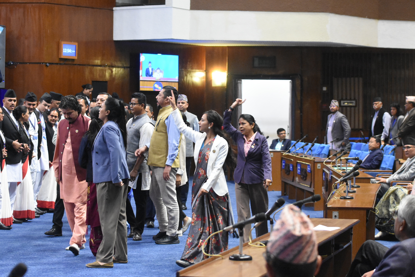 संसदमा रास्वपाको विरोध चर्कियो, बैठक नै बहिष्कार