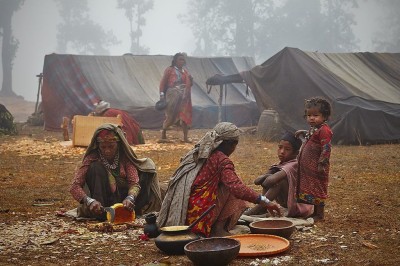 राउटे समुदायमा बढ्दो मदिरा लत, संकटमा परम्परागत जीवनशैली