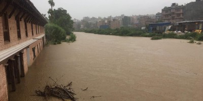 हनुमन्तेमा बाढीः मध्यरातदेखि नै भक्तपुरका विभिन्न स्थान प्रभावित