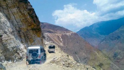 धुलाम्मे कर्णालीसँगै जोखिम यात्रा