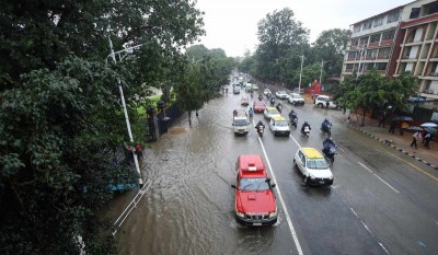 वर्षाले उपत्यकामा ट्राफिक व्यवस्थापन अस्तव्यस्तत