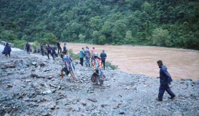 हराएका बस खोज्न गोताखोरसहित ७० जना परिचालन