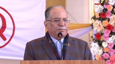 माओवादी अध्यक्ष  प्रचण्ड शौचालयमा लडेर घाइते