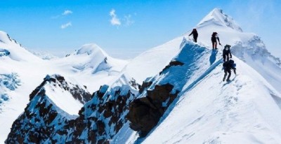 सगरमाथा आरोहण गर्न आउने आरोहीको सङ्ख्या बढ्दै