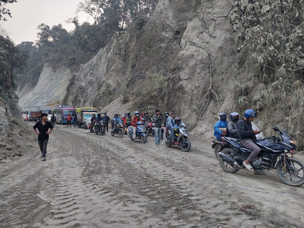 बाढी–पहिरोले देशभर छ स्थानमा सडक पूर्ण अवरुद्ध
