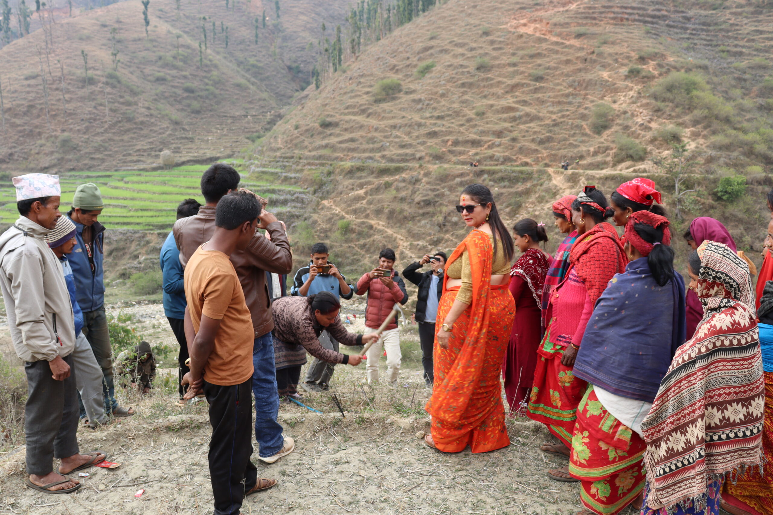 भैरवी  र चामुण्डाबिन्द्रासैनीलाई जोड्ने झोलुंगे पुलको सिलान्यास