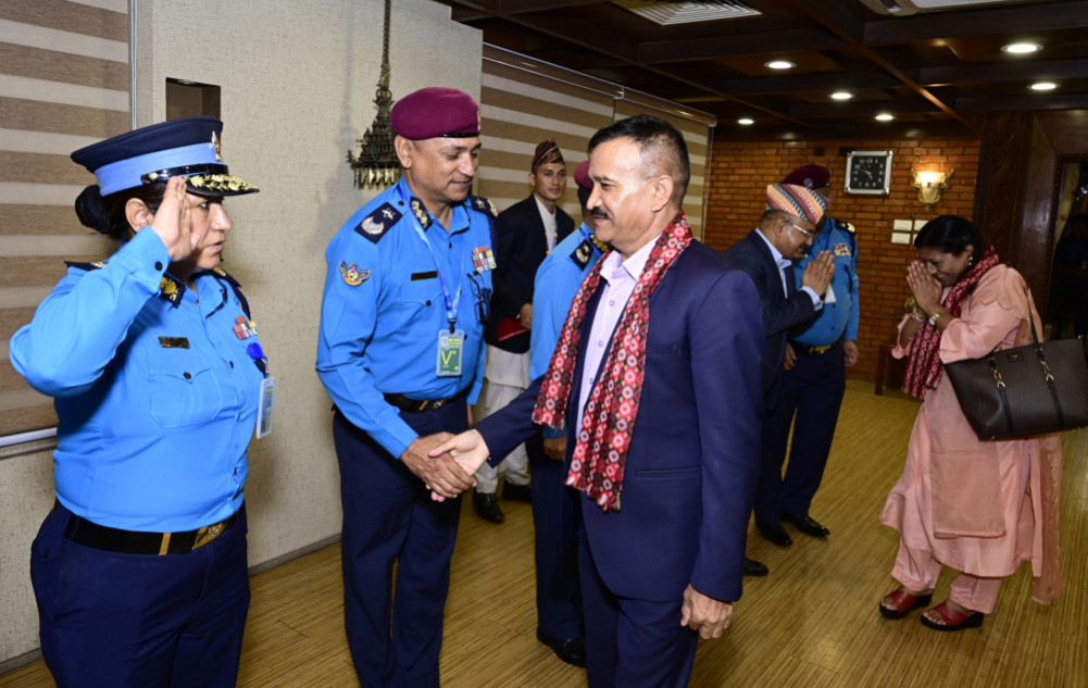 ३८औंँ अन्तर्राष्ट्रिय लागुऔषधसम्बन्धी कार्यक्रममा सहभागी हुन प्रहरी महानिरीक्षक कुँवर ग्रीस प्रस्थान